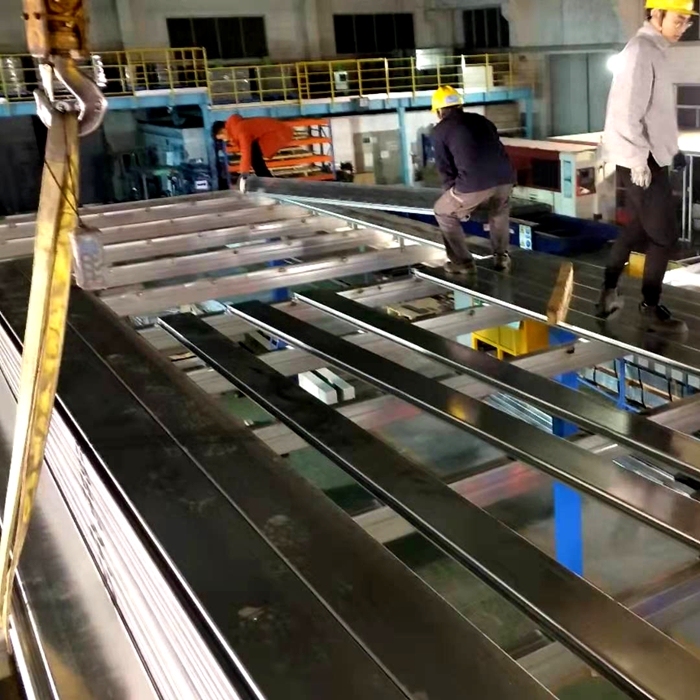组装式钢平台安装楼板1.jpg